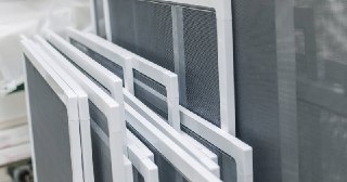 Москитные сетки на пластиковые окна Саров купить по цене от 952 руб.
